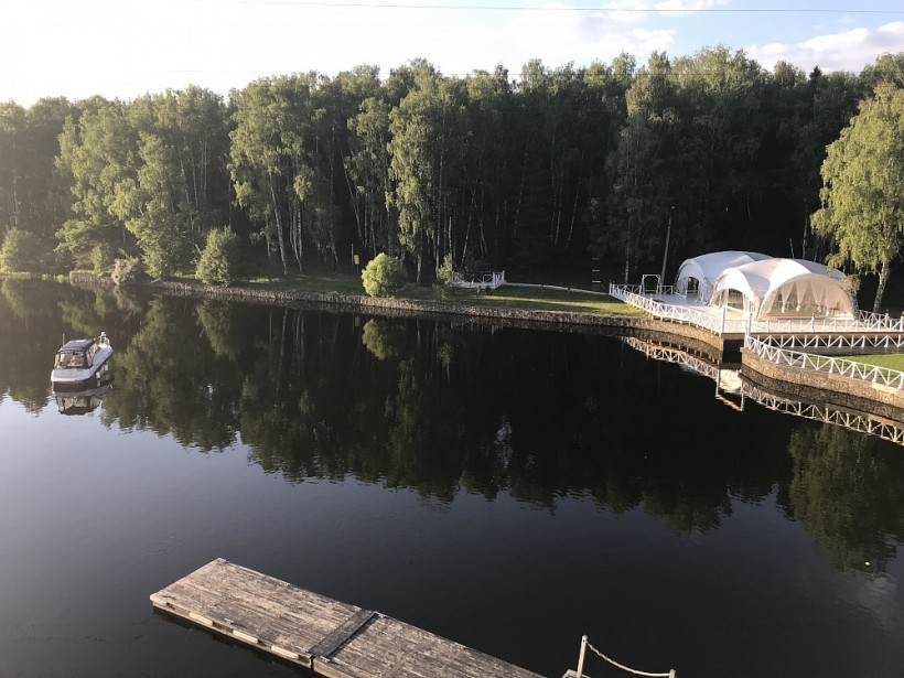 Горки холидей шатер. Клязьминское водохранилище Пирогово. Пироговское водохранилище Мытищи. Бухта радости Клязьминское водохранилище. Бухта Тихая Мытищи.