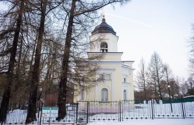 Церковь Петра и Павла в Марфино