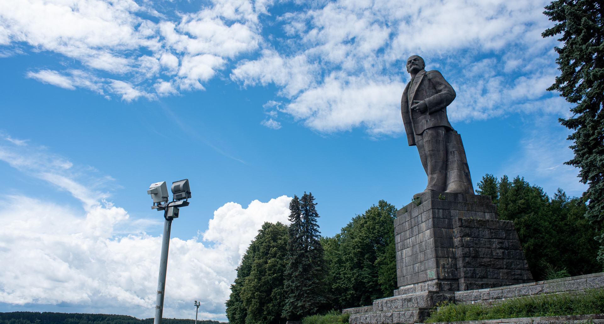 Памятник Ленину на канале имени Москвы