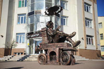 Скульптура «Емеля на печи» в Наро-Фоминске