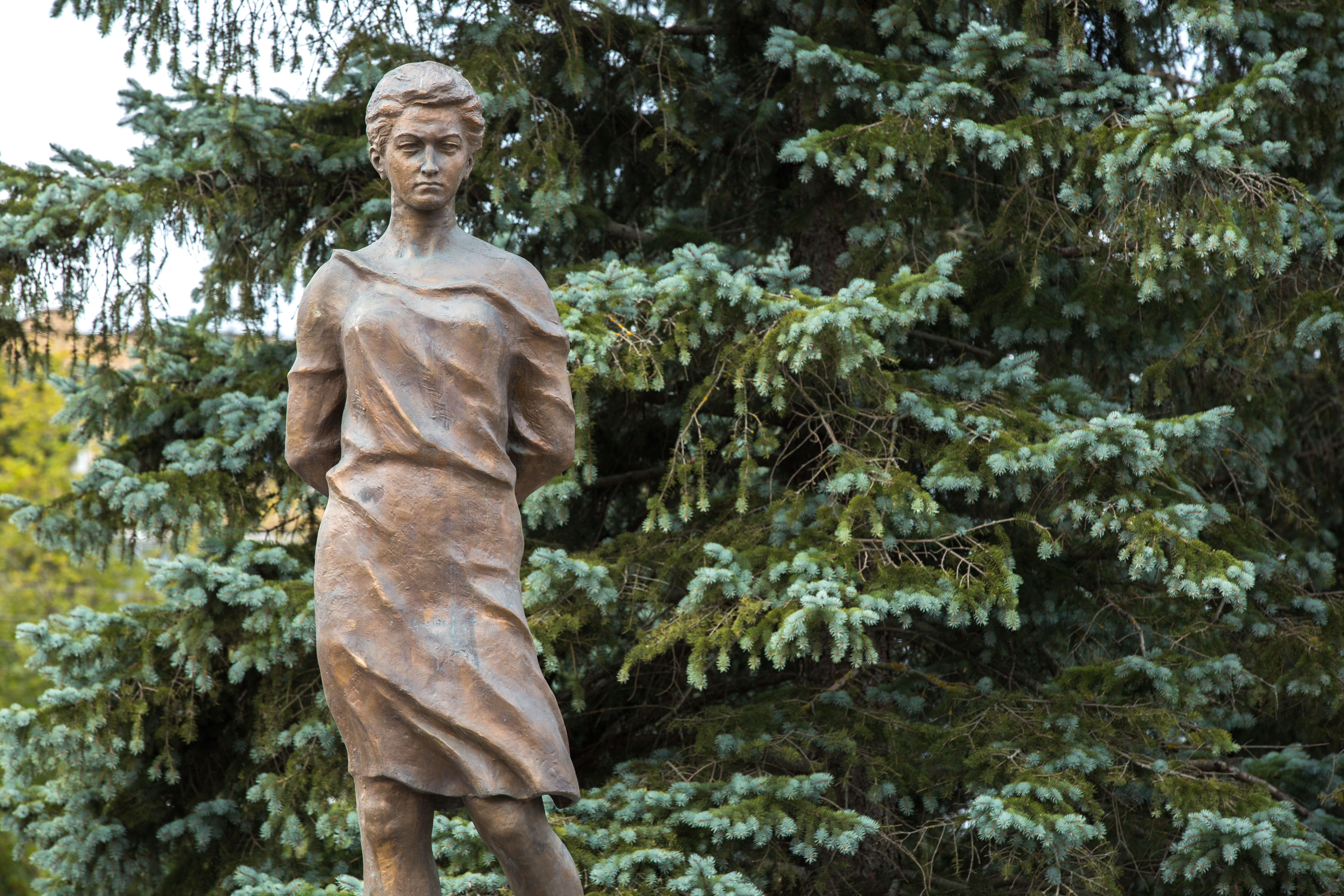 Памятник Зое Космодемьянской в Рузе