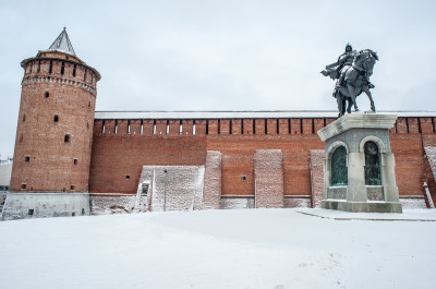 Коломна, Коломенский Кремль, памятник Дмитрию Донскому