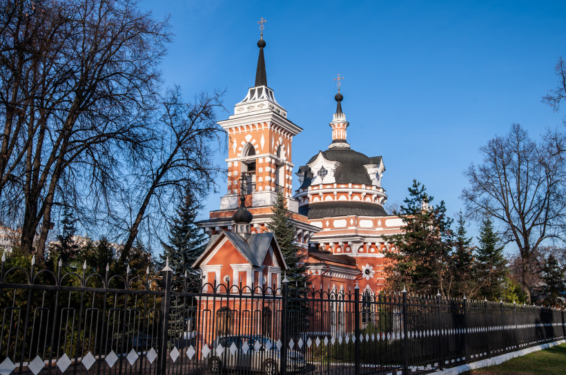 Ивантеевка храм. Смоленский храм Ивантеевка. Храм в Ивантеевке Смоленской Божьей матери. Ивантеевка. Храм Смоленской иконы Божией. Церковь Смоленской иконы Божией матери Ивантеевка.