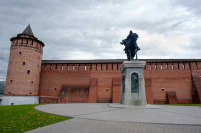 Коломна, Коломенский Кремль, памятник Дмитрия Донского