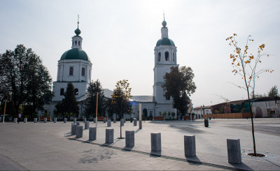 Зарайск, площадь Революции, Церковь Троицы Живоначальной (Троицкая церковь)